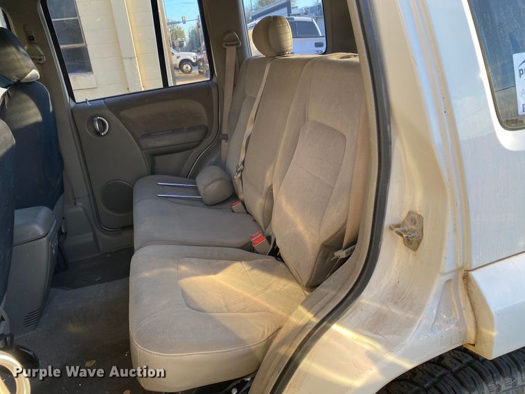 image for item DL7151 2002 Jeep Liberty  SUV