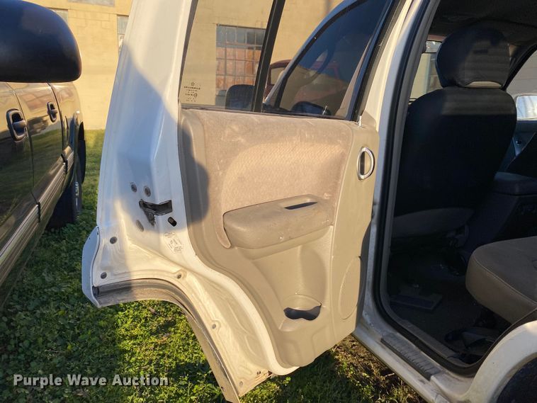 image for item DL7151 2002 Jeep Liberty  SUV