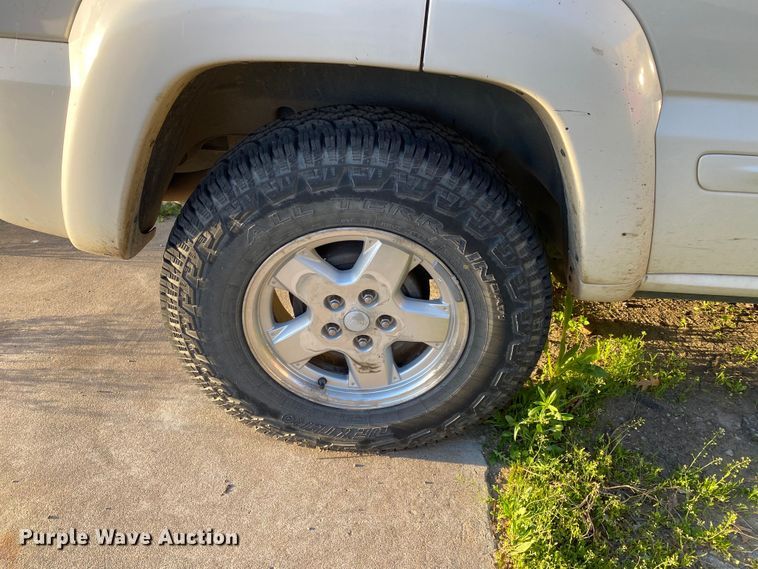 image for item DL7151 2002 Jeep Liberty  SUV