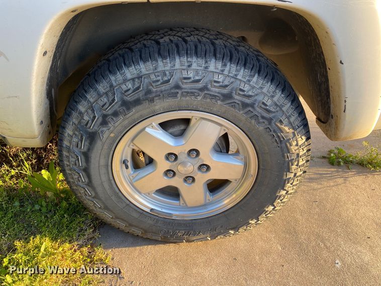 image for item DL7151 2002 Jeep Liberty  SUV