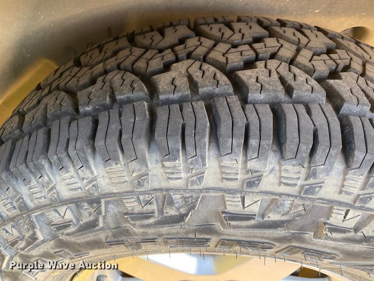 image for item DL7151 2002 Jeep Liberty  SUV