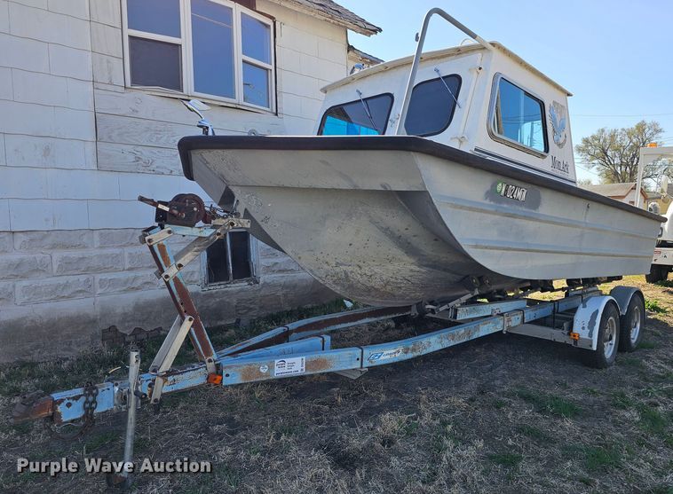 image for item DO4299 1979 Brunswick Marine Monark  boat