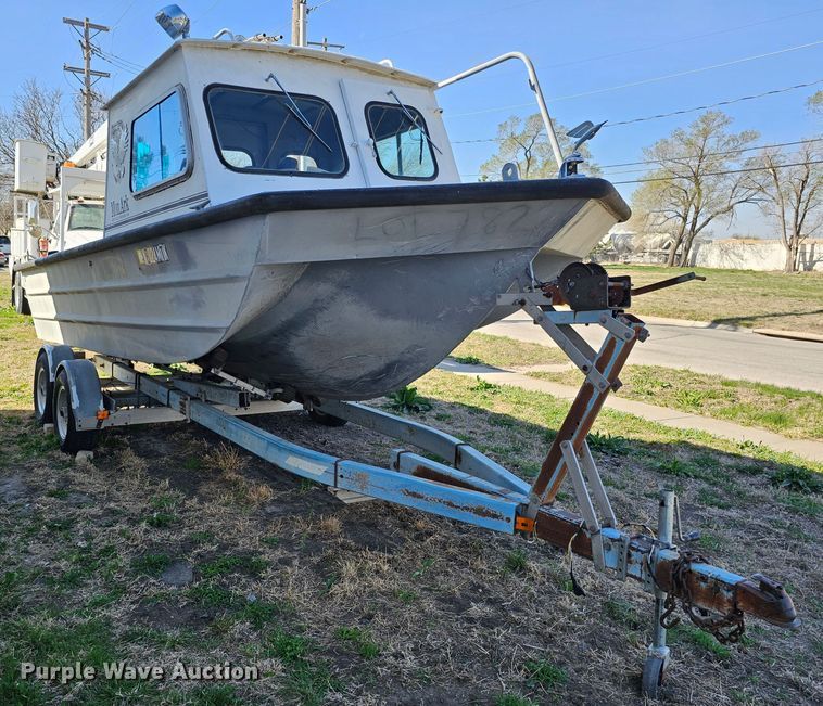 image for item DO4299 1979 Brunswick Marine Monark  boat