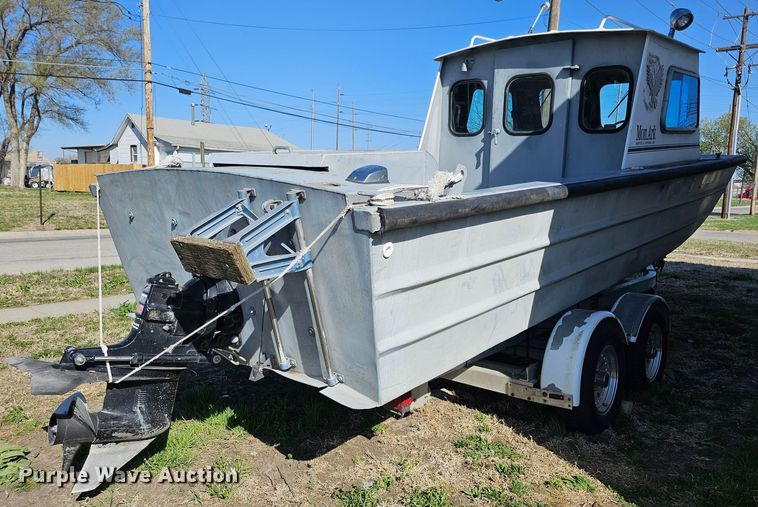 image for item DO4299 1979 Brunswick Marine Monark  boat