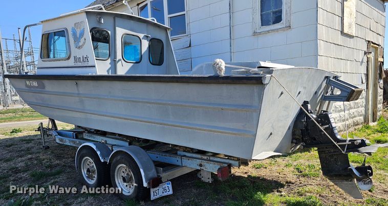 image for item DO4299 1979 Brunswick Marine Monark  boat