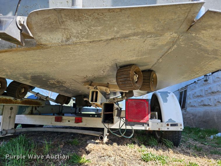 image for item DO4299 1979 Brunswick Marine Monark  boat