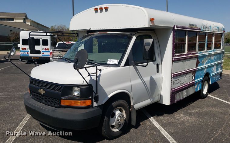 image for item DQ0534 2006 Chevrolet Express  school bus