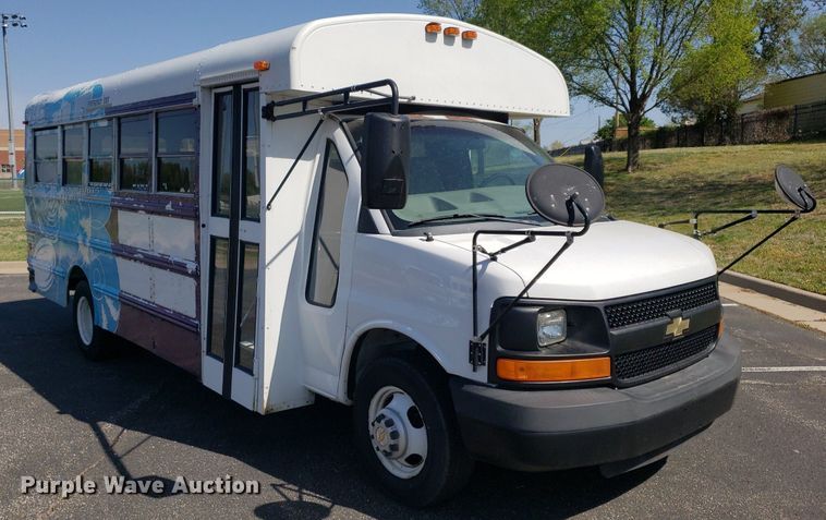 image for item DQ0534 2006 Chevrolet Express  school bus