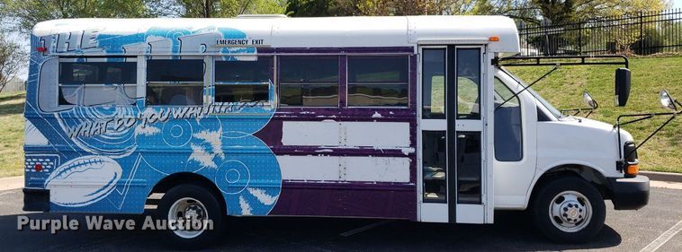 image for item DQ0534 2006 Chevrolet Express  school bus