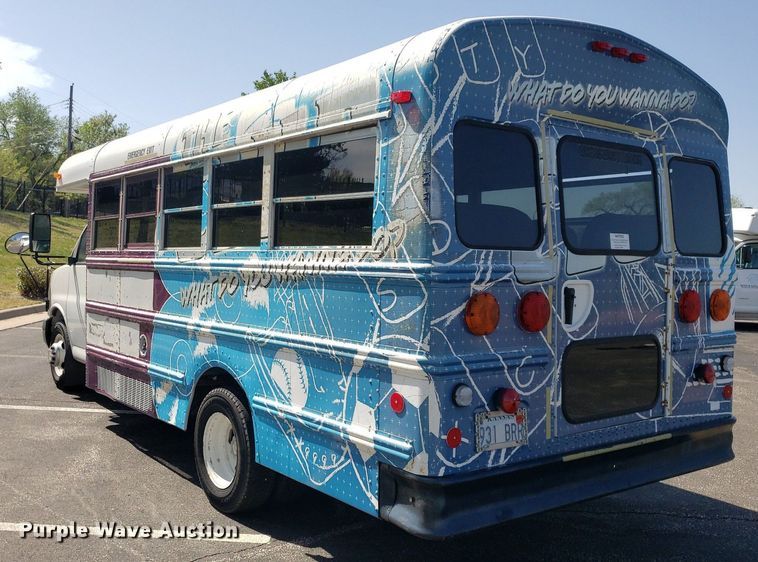 image for item DQ0534 2006 Chevrolet Express  school bus