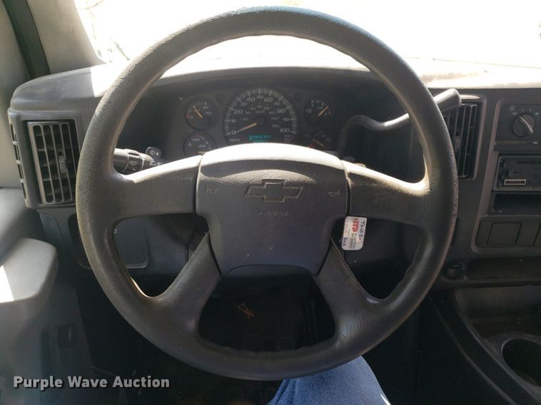 image for item DQ0534 2006 Chevrolet Express  school bus