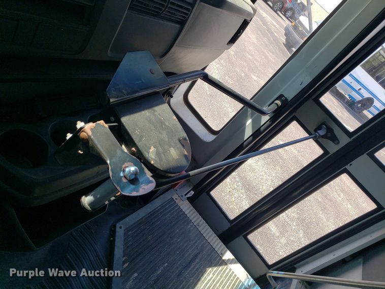 image for item DQ0534 2006 Chevrolet Express  school bus