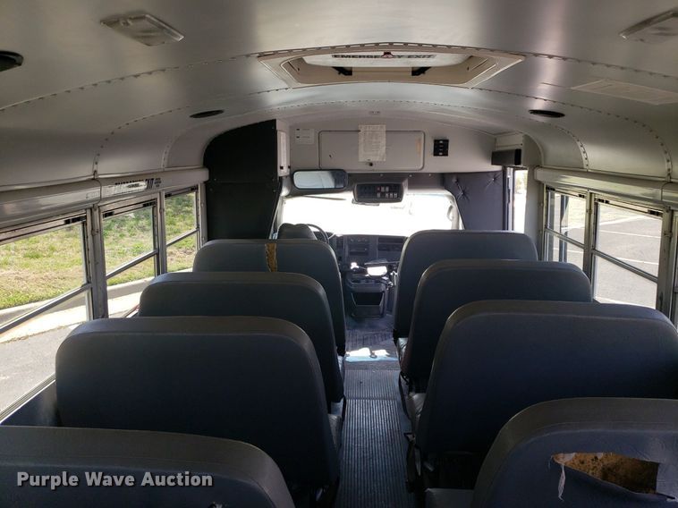 image for item DQ0534 2006 Chevrolet Express  school bus