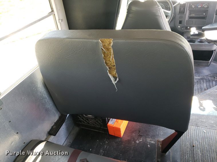 image for item DQ0534 2006 Chevrolet Express  school bus