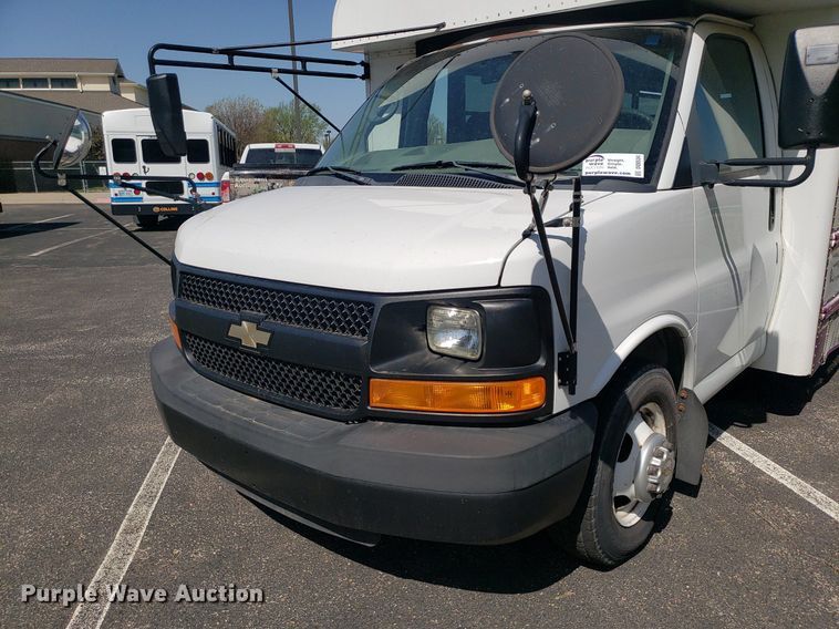 image for item DQ0534 2006 Chevrolet Express  school bus