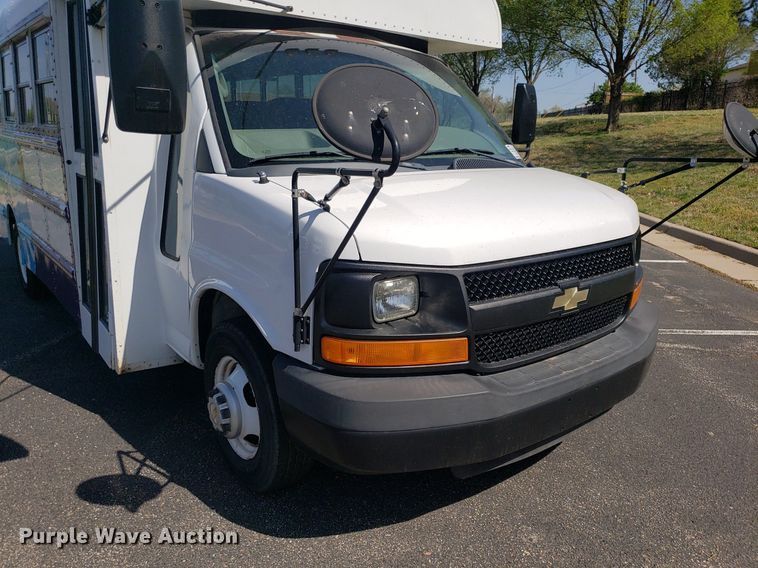 image for item DQ0534 2006 Chevrolet Express  school bus