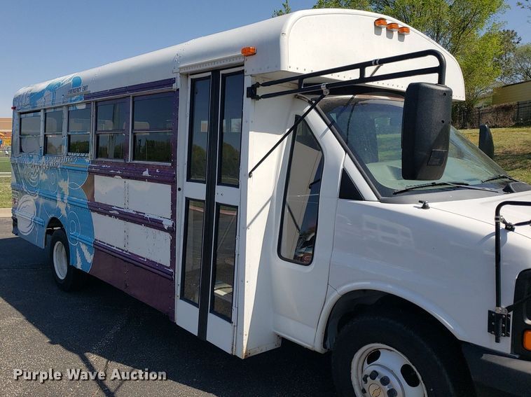 image for item DQ0534 2006 Chevrolet Express  school bus