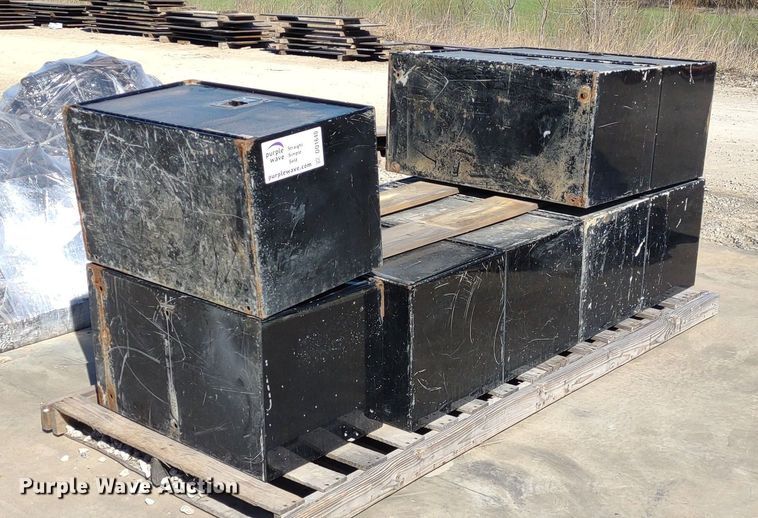 image for item DQ1640 (8) Knapheide Roughneck toolboxes