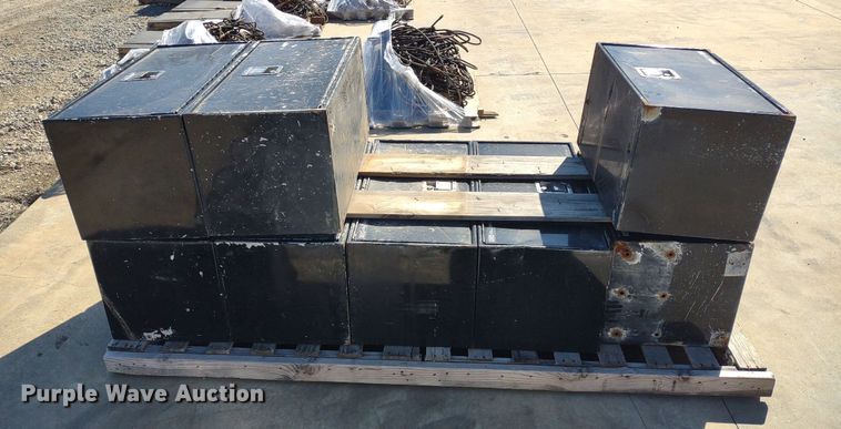 image for item DQ1640 (8) Knapheide Roughneck toolboxes