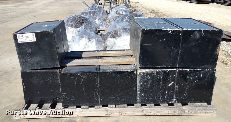 image for item DQ1640 (8) Knapheide Roughneck toolboxes