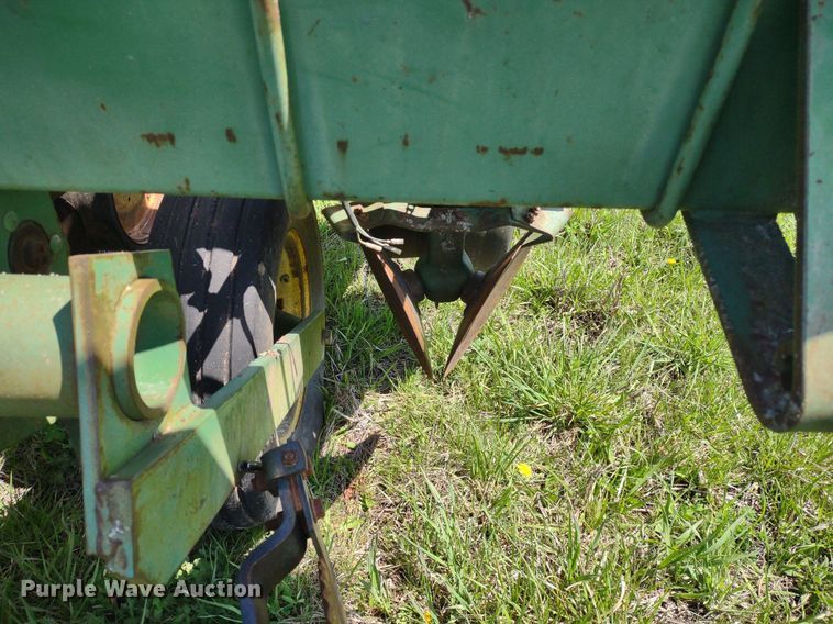 image for item DQ1666 John Deere 700  planter