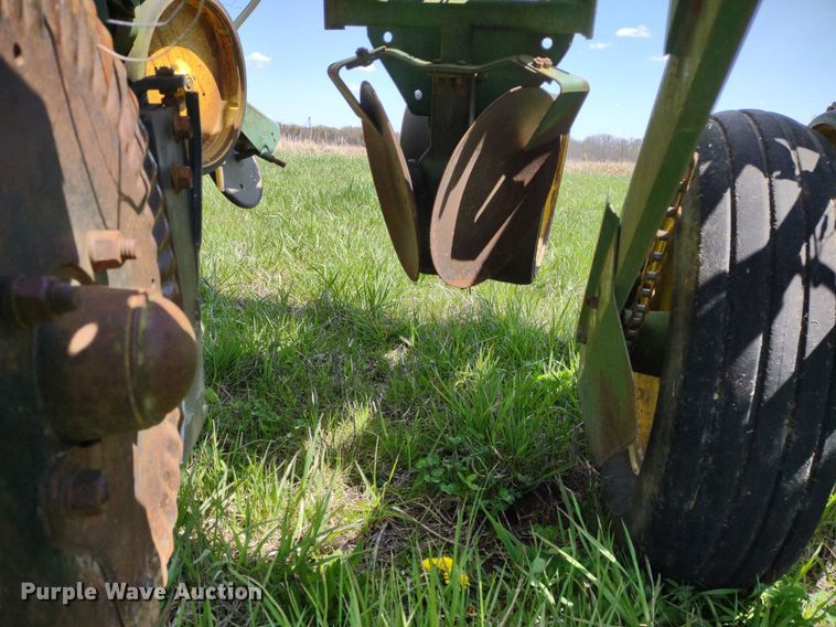 image for item DQ1666 John Deere 700  planter