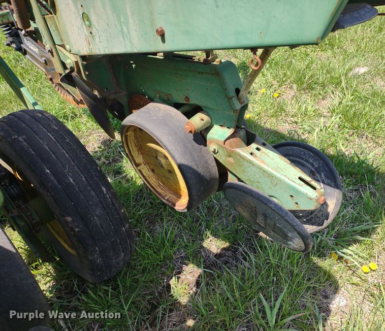 image for item DQ1666 John Deere 700  planter