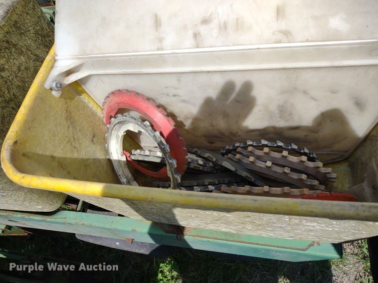 image for item DQ1666 John Deere 700  planter