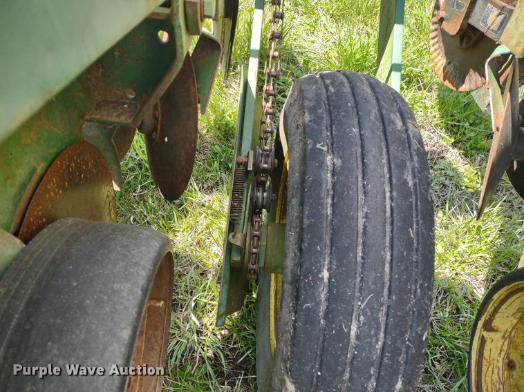 image for item DQ1666 John Deere 700  planter