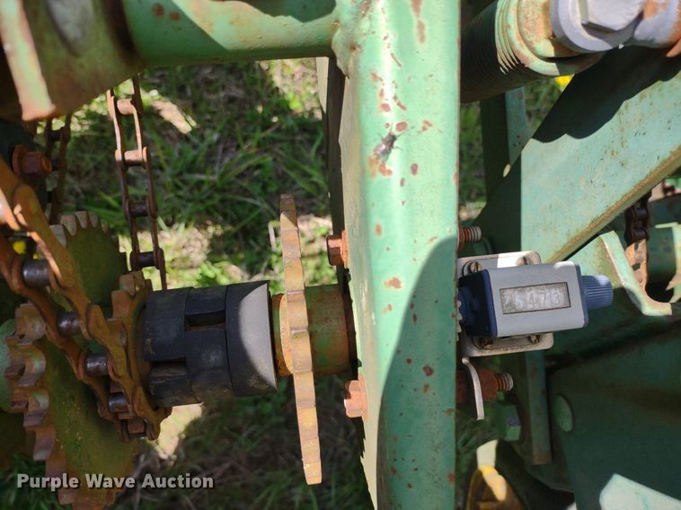 image for item DQ1666 John Deere 700  planter