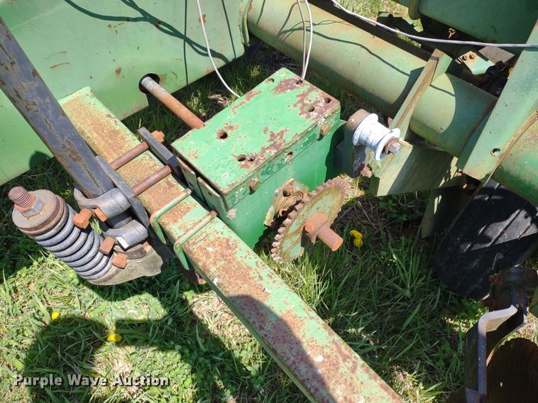 image for item DQ1666 John Deere 700  planter