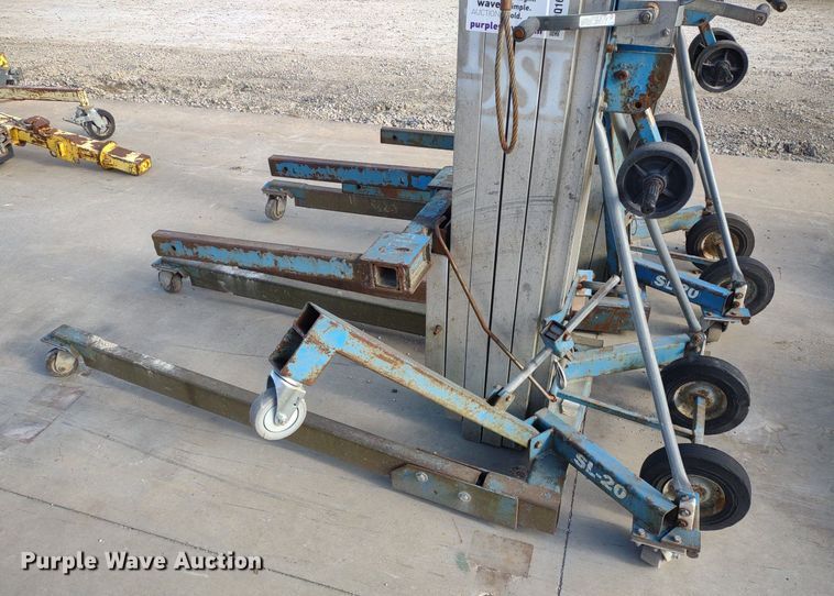 image for item DQ1676 (2) Genie SL-20 Superlift lifts