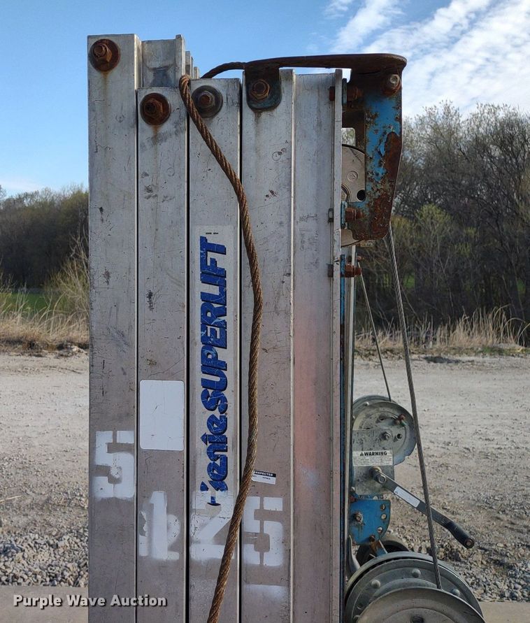 image for item DQ1676 (2) Genie SL-20 Superlift lifts