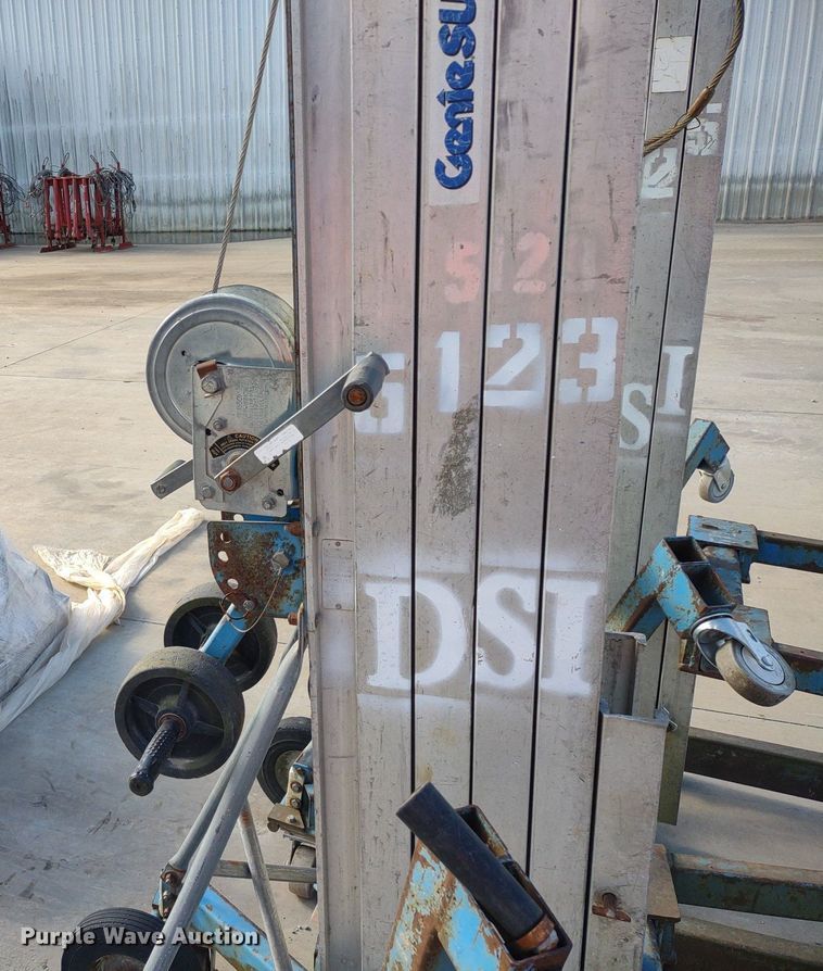 image for item DQ1676 (2) Genie SL-20 Superlift lifts