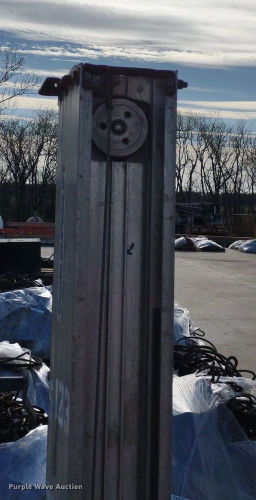 image for item DQ1676 (2) Genie SL-20 Superlift lifts