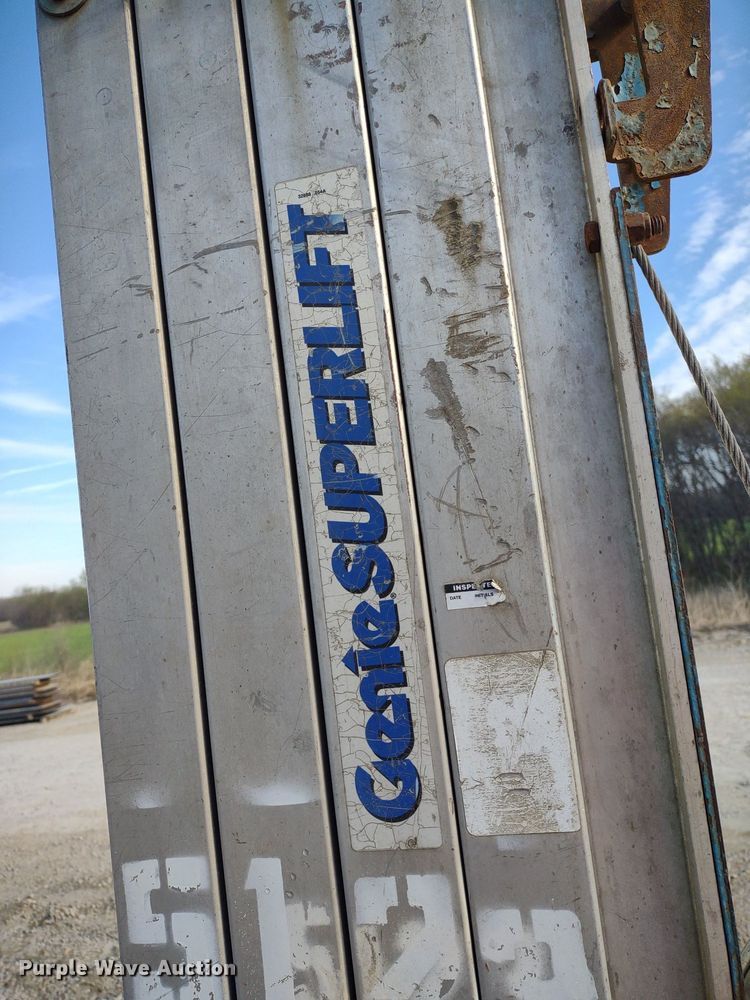 image for item DQ1676 (2) Genie SL-20 Superlift lifts