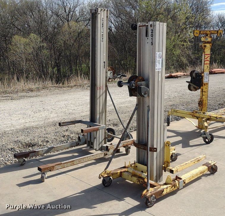 image for item DQ1678 (2) lifts