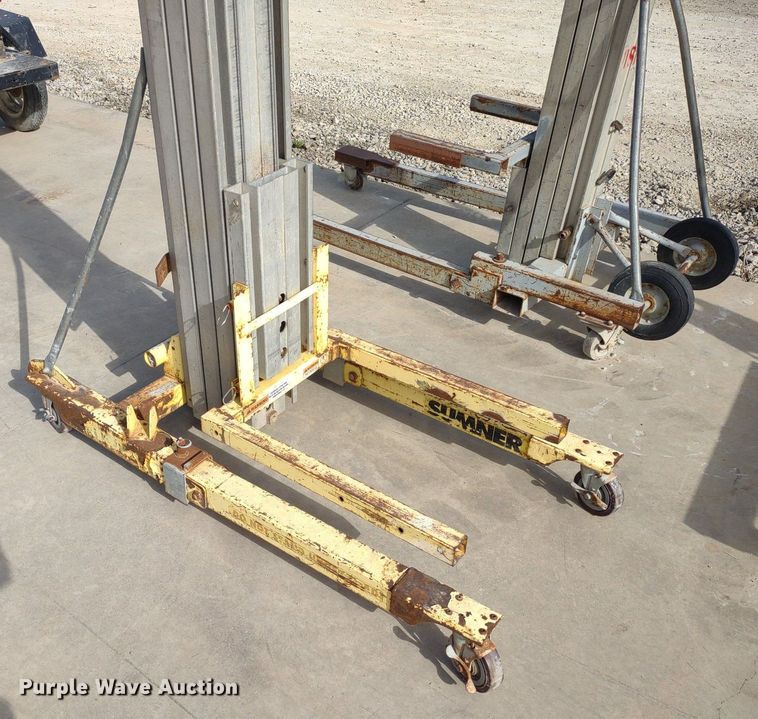 image for item DQ1678 (2) lifts