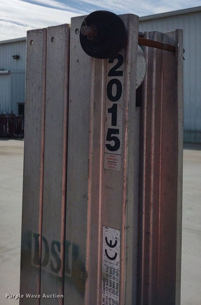 image for item DQ1678 (2) lifts