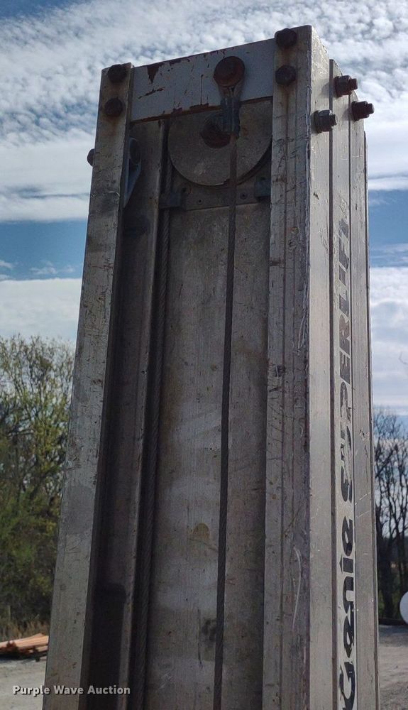 image for item DQ1678 (2) lifts