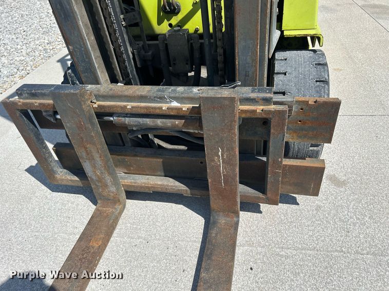 image for item DR4552 Clark GCS 20  forklift
