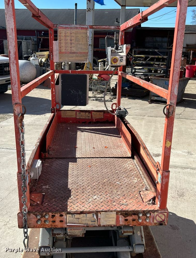 image for item DR4554 Skyjack SJIII 3215  scissor lift