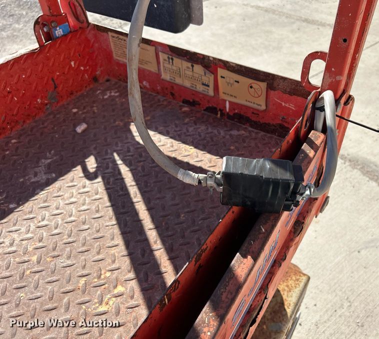 image for item DR4554 Skyjack SJIII 3215  scissor lift