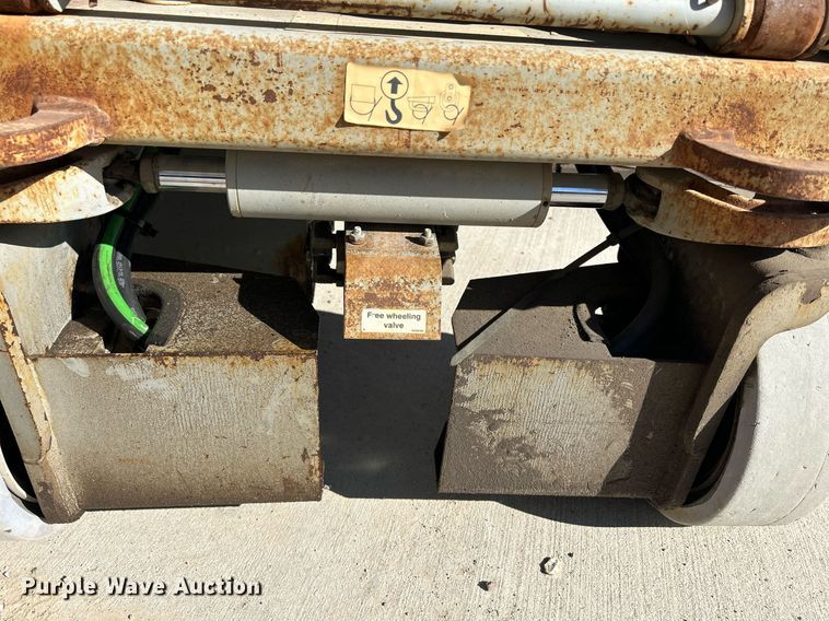 image for item DR4554 Skyjack SJIII 3215  scissor lift