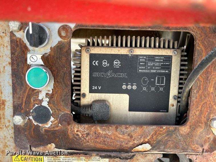 image for item DR4554 Skyjack SJIII 3215  scissor lift