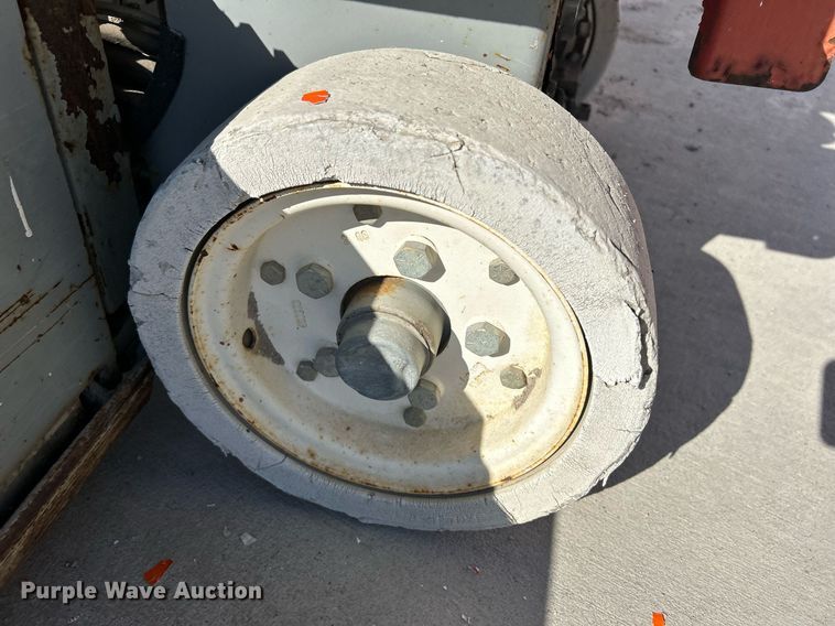 image for item DR4554 Skyjack SJIII 3215  scissor lift