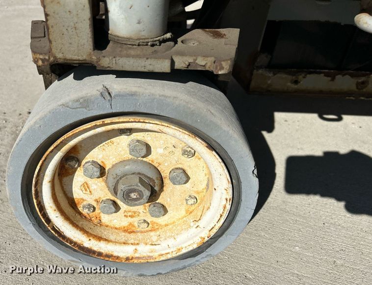 image for item DR4554 Skyjack SJIII 3215  scissor lift