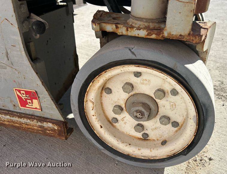 image for item DR4554 Skyjack SJIII 3215  scissor lift