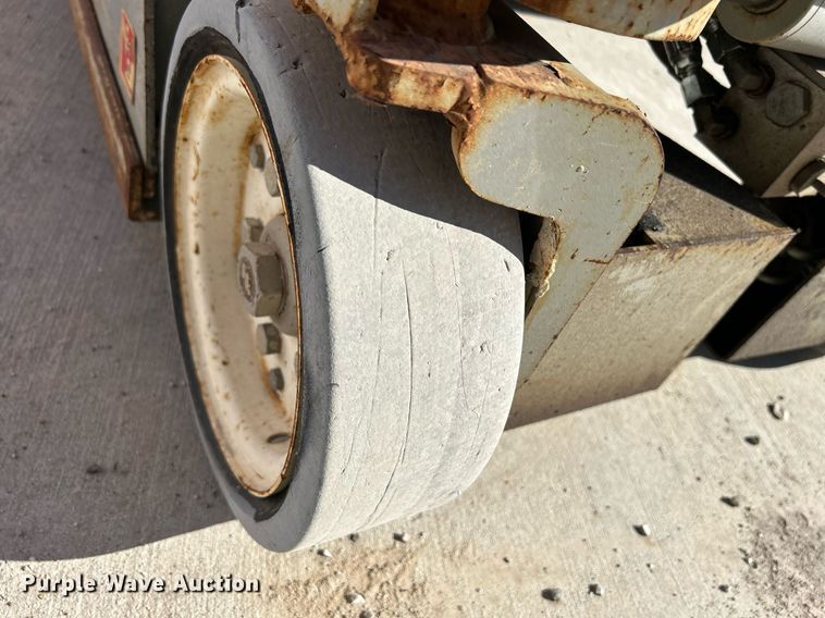 image for item DR4554 Skyjack SJIII 3215  scissor lift