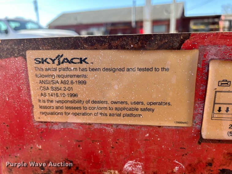 image for item DR4554 Skyjack SJIII 3215  scissor lift